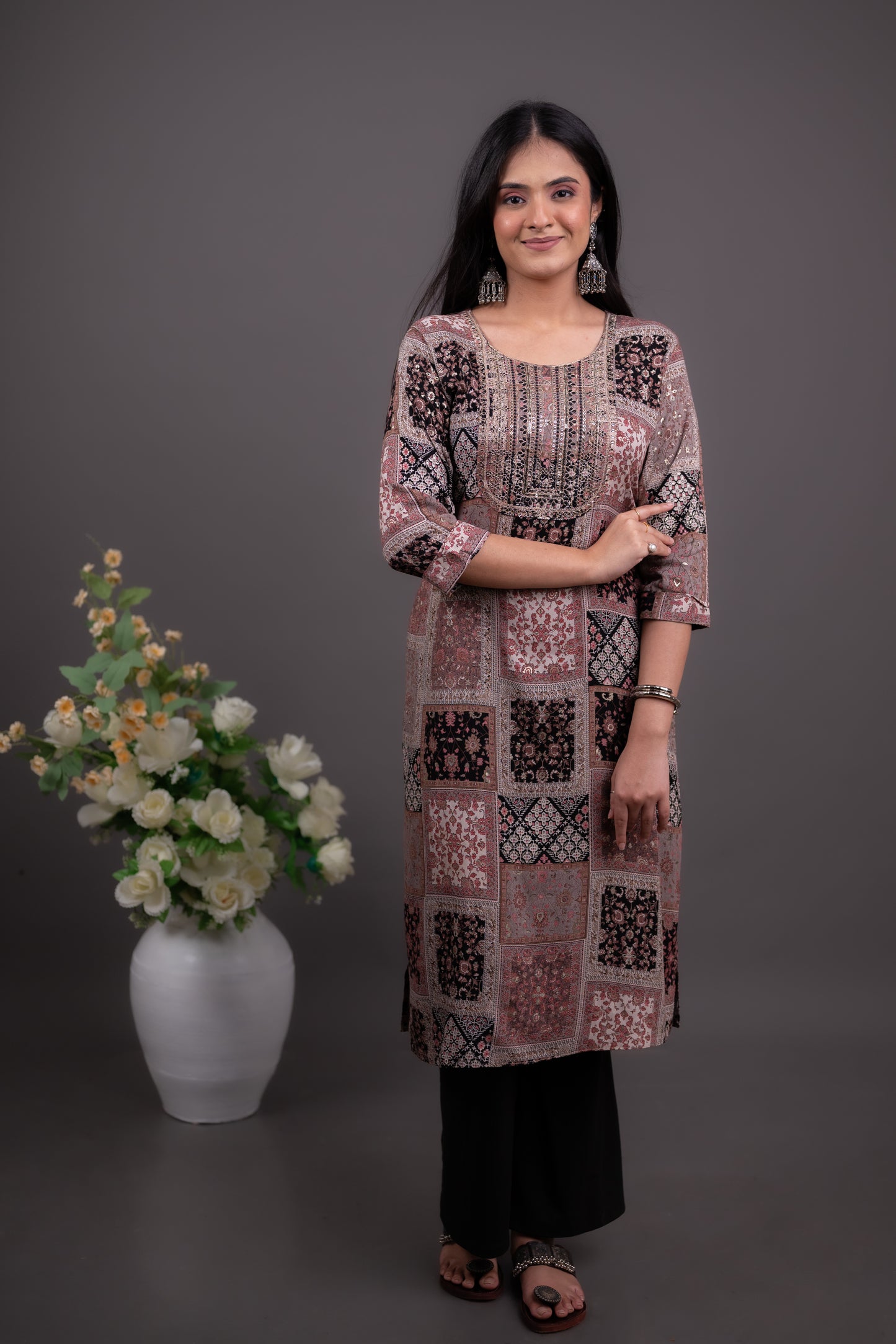 Elegant Embroidered Floral Kurti